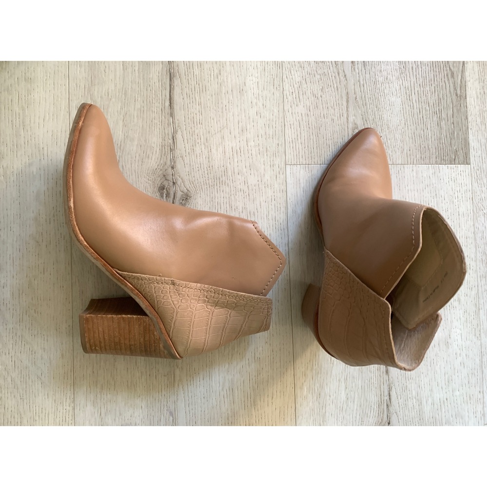 Dolce Vita Tan Leather Croc Embossed Pointed Toe Ankle Boots Block Heel Size 7.5